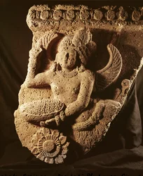 Relief représentant Dampati, Maurya